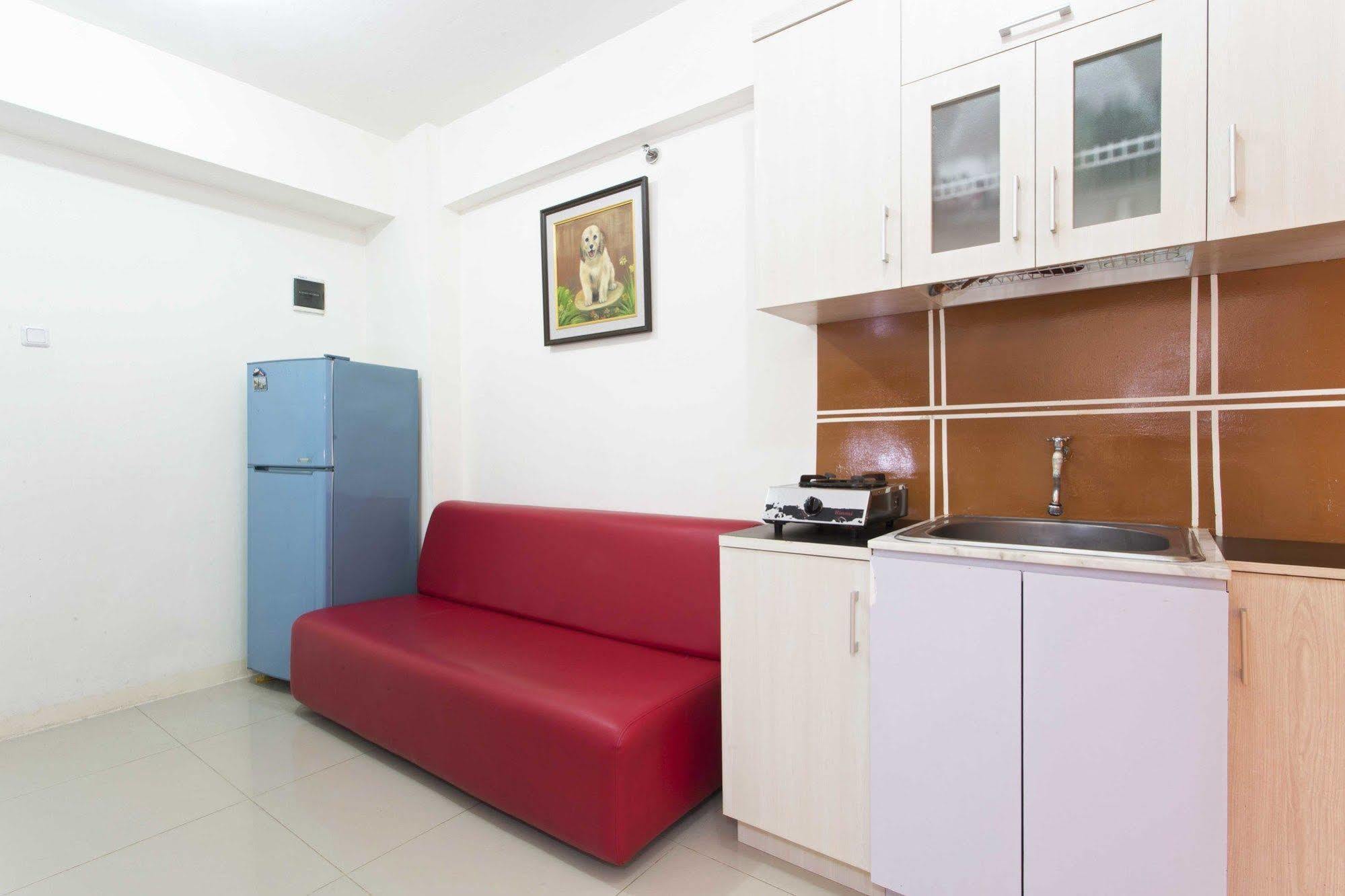 Reddoorz Apartment @ Green Pramuka Jakarta Buitenkant foto